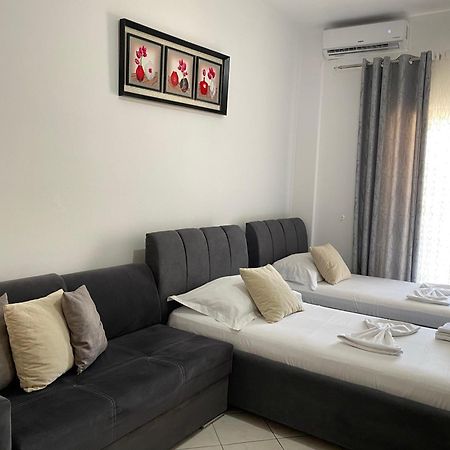 סרנדה Niko Apartament מראה חיצוני תמונה